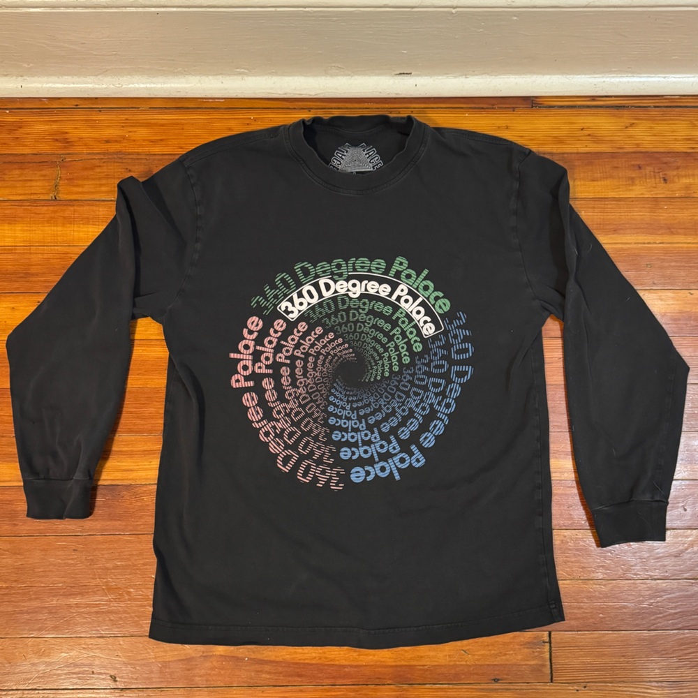 Used Black Palace Long Sleeve Mens size Large